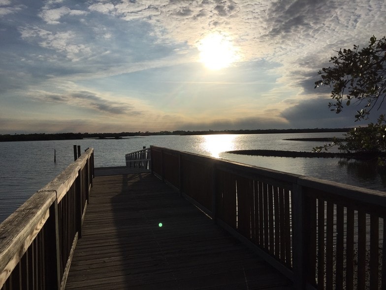 Pier - steps away - 3800 Saxon Dr