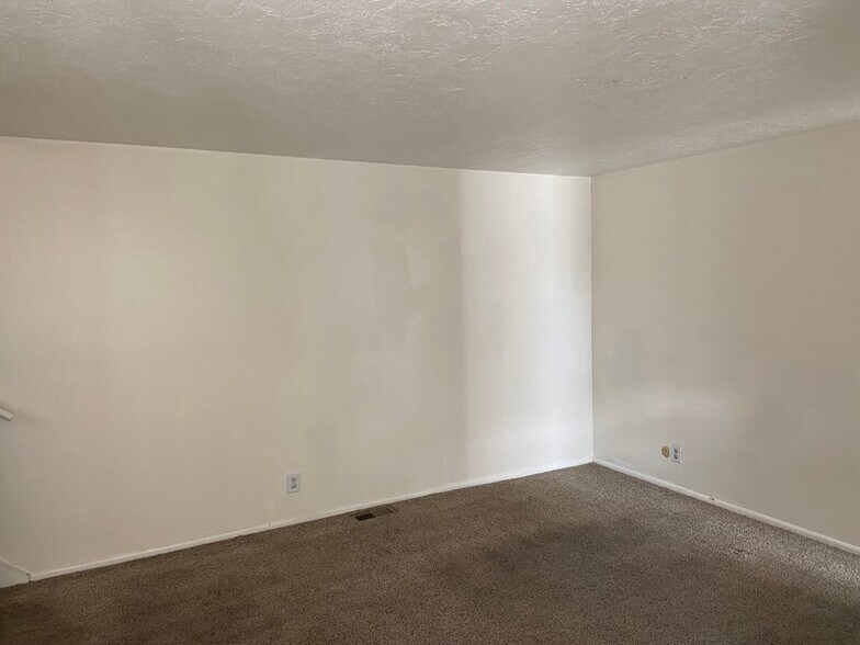 Building Photo - 2340 N 250 W