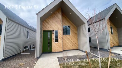 Building Photo - **$500.00 OFF MOVE IN SPECIAL!!** Desirabl...