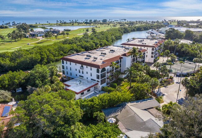 Building Photo - 970 Palm Ave