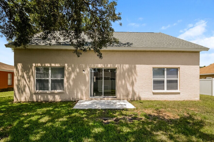 Building Photo - 3415 30th Ln E