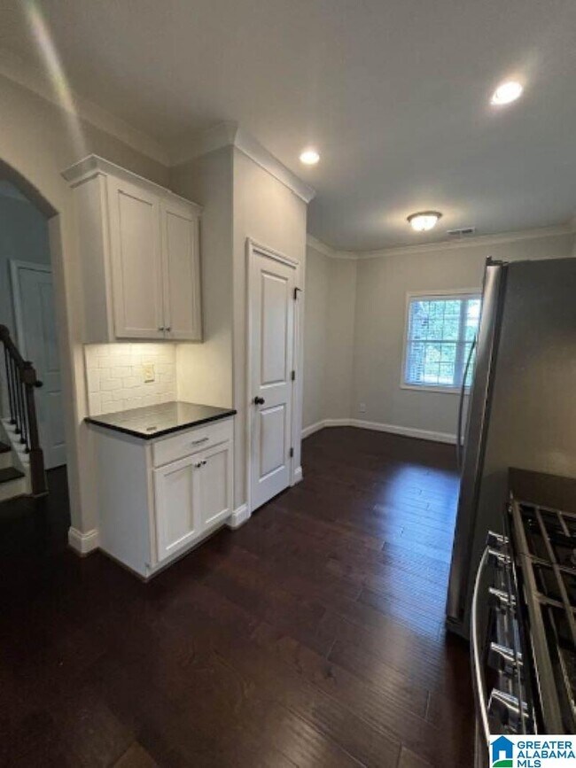 Building Photo - 4219 Lennox Dr