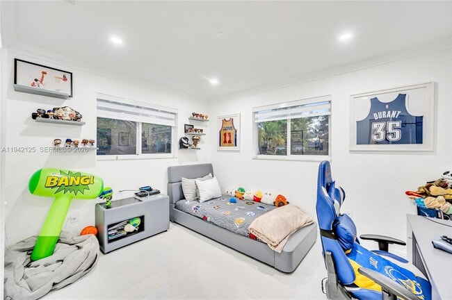 Building Photo - 8501 SW 142nd St