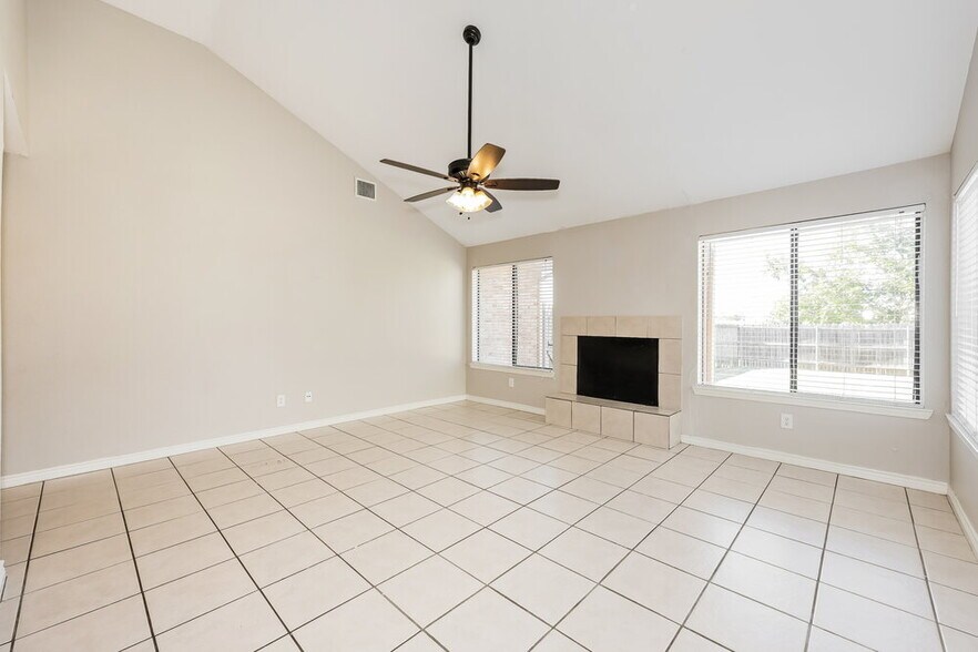 Building Photo - 4117 Cochise Dr