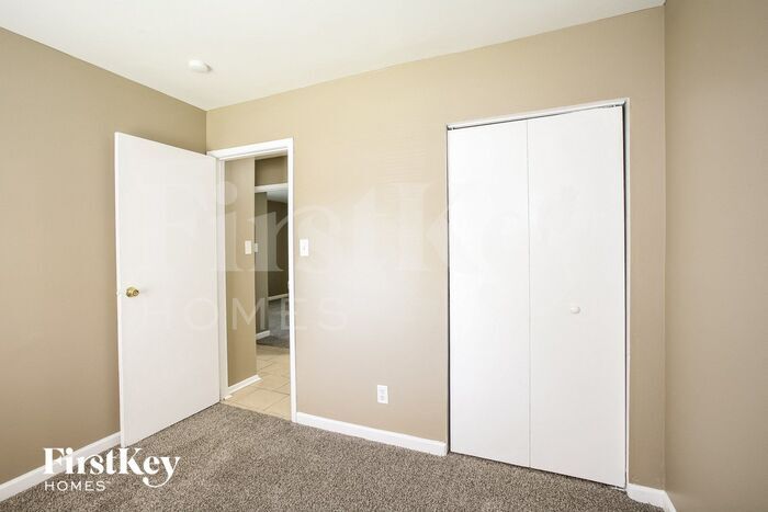 Building Photo - 4044 Steinmetz Dr