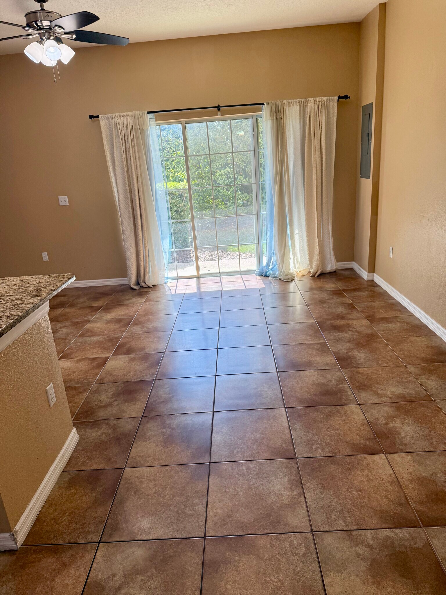 Building Photo - 706 Wiltonway Dr