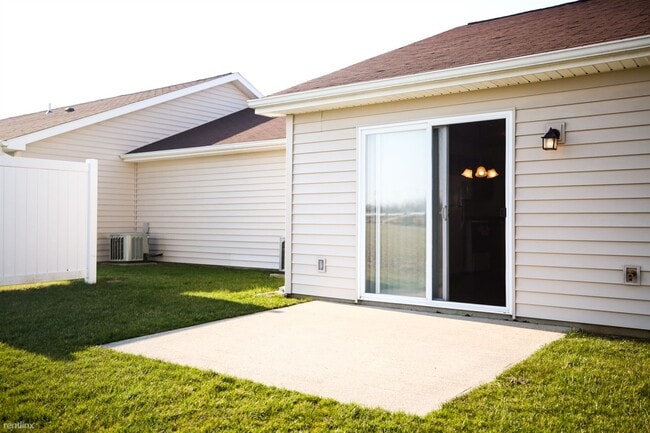 Building Photo - 2 br, 1 bath  - Cardinal Creek