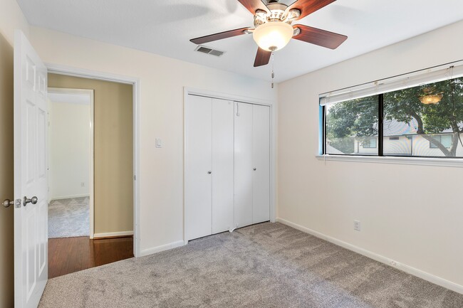 Building Photo - 15107 Easton Park Dr