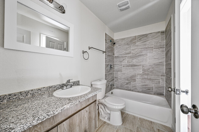 Building Photo - 3001 W Muriel Dr