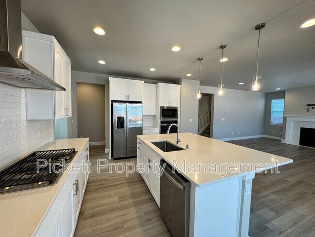 Building Photo - 3835 SW ALAVA COURT