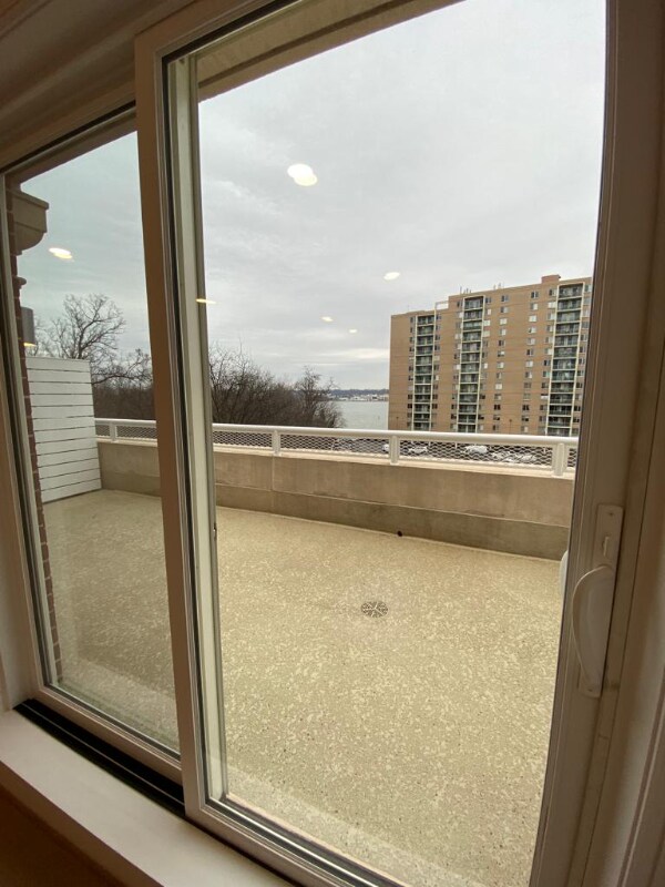 Building Photo - 635 Slaters Ln