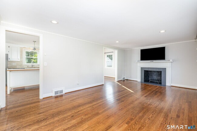 Building Photo - 170 Brunswick Ave