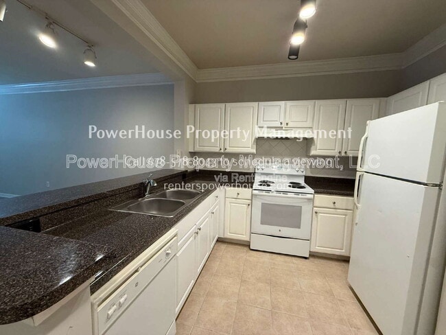 Building Photo - 1850 Cotillion Dr