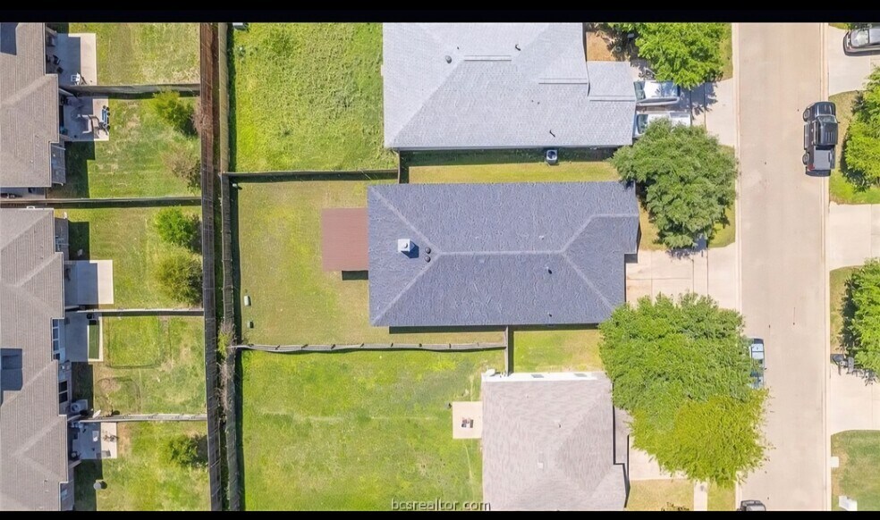 Building Photo - 4318 Spring Garden Dr