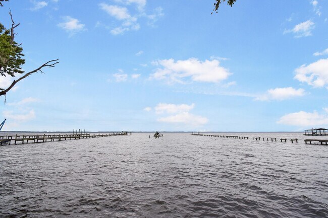 Building Photo - 125 CR 13 S