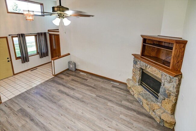 Building Photo - 309 Trail Side Dr
