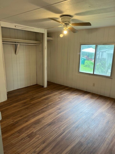 Building Photo - 8367 Countryside Dr