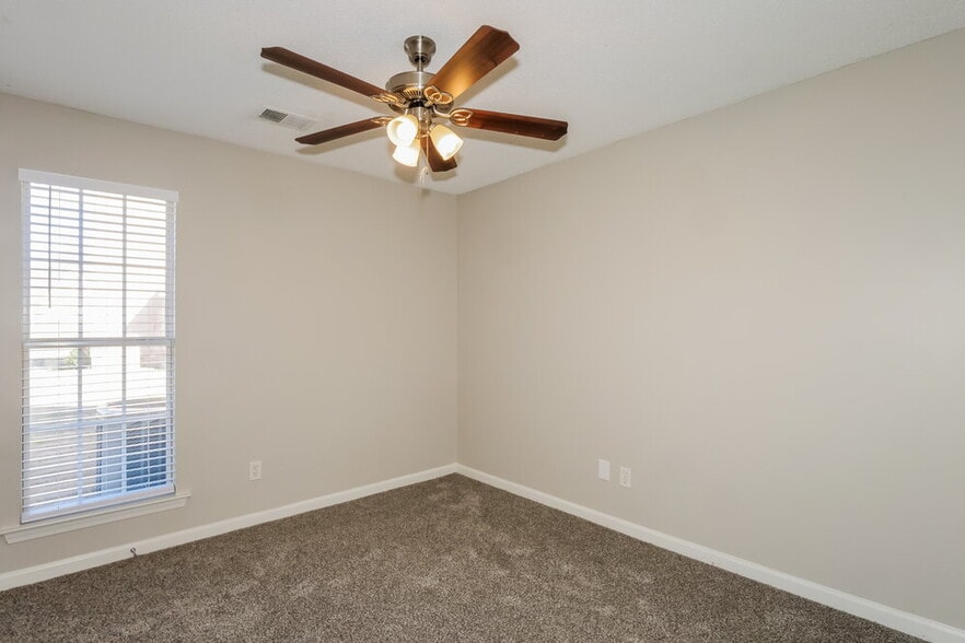 Building Photo - 11625 Belle Manor Dr