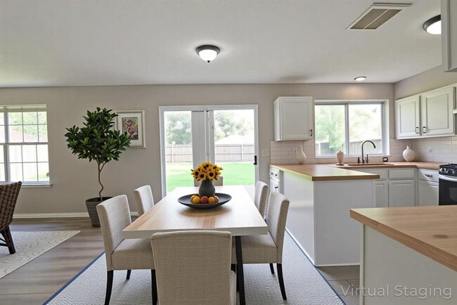 Building Photo - 15918 Pinyon Creek Dr