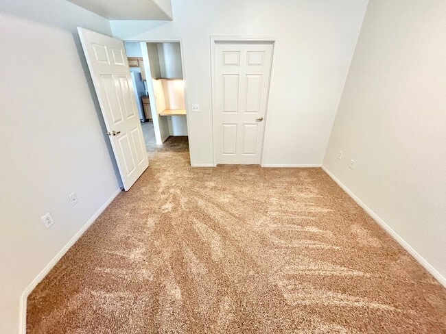 Building Photo - BEAUTIFUL 1 BEDROOM, 1 BATHROOM CONDO LOCA...