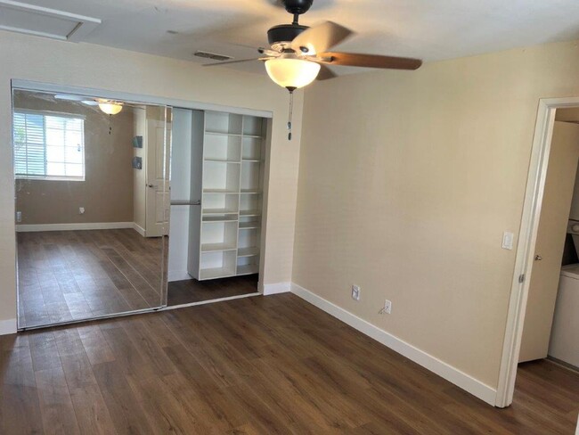 Building Photo - Remodeled 1 Bedroom Condo Fairfield *Star ...