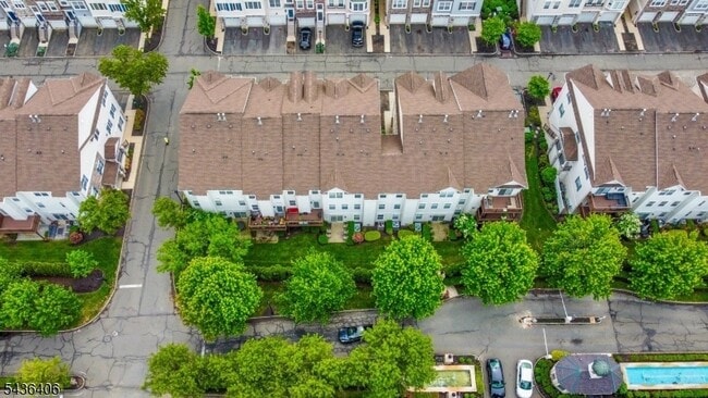 Building Photo - 28 Devonshire Dr