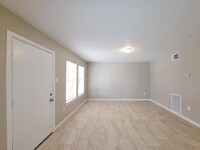 Building Photo - 3206 Lobit Dr