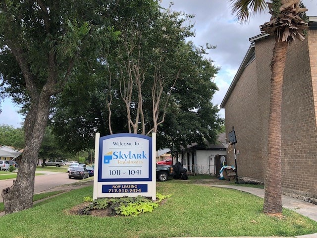 Building Photo - Skylark Townhomes
