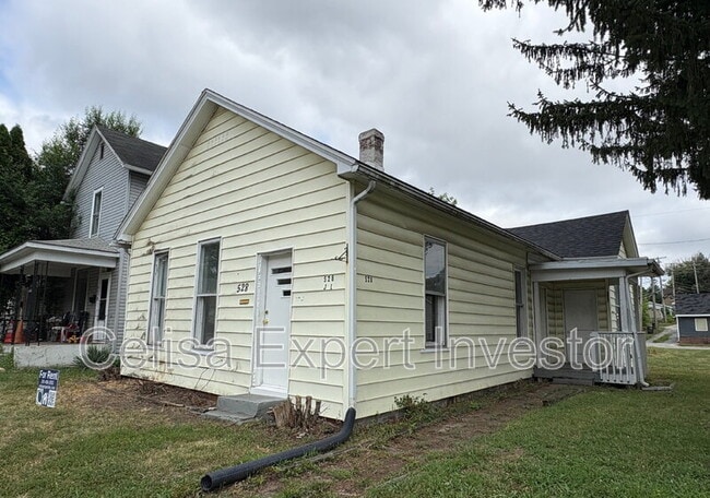 Building Photo - 528 5th St