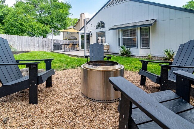 Building Photo - 1407 Elm Brook Dr