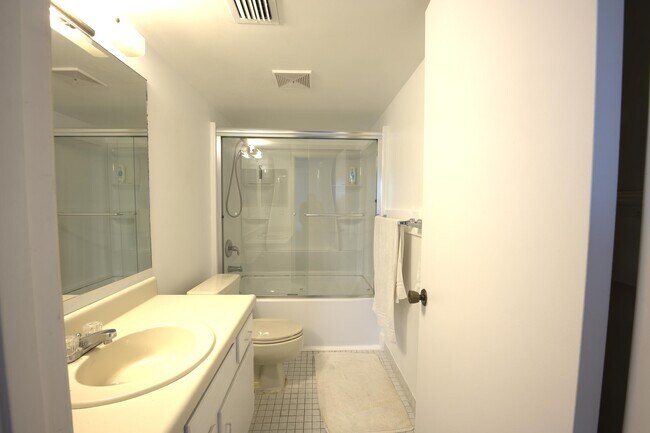 Building Photo - 890 N Federal Hwy