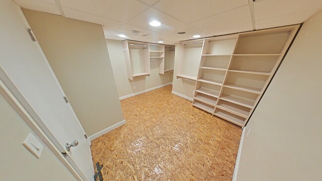 Building Photo - "Spacious 4-Bedroom Gem with 3 Full Baths ...