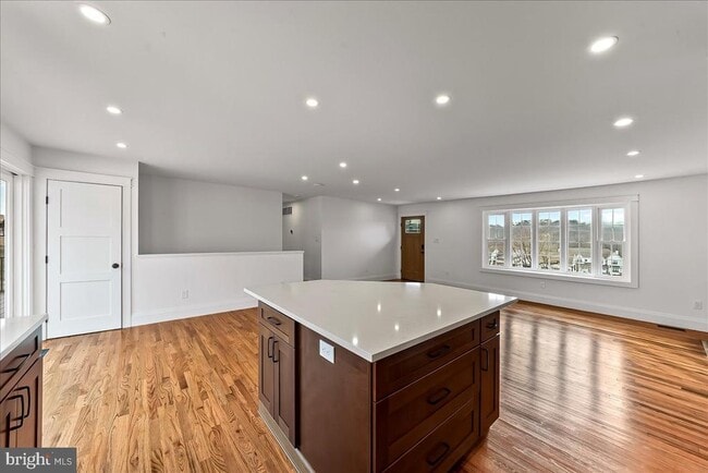 Building Photo - 919 S Concord Rd