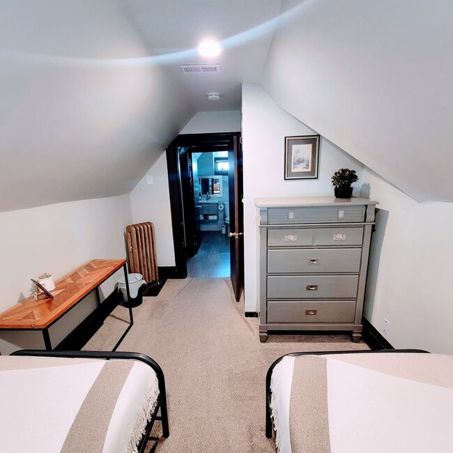 Building Photo - 623 E 100 S