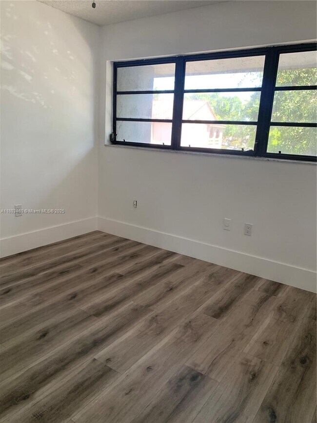 Building Photo - 9033 SW 123rd Ct
