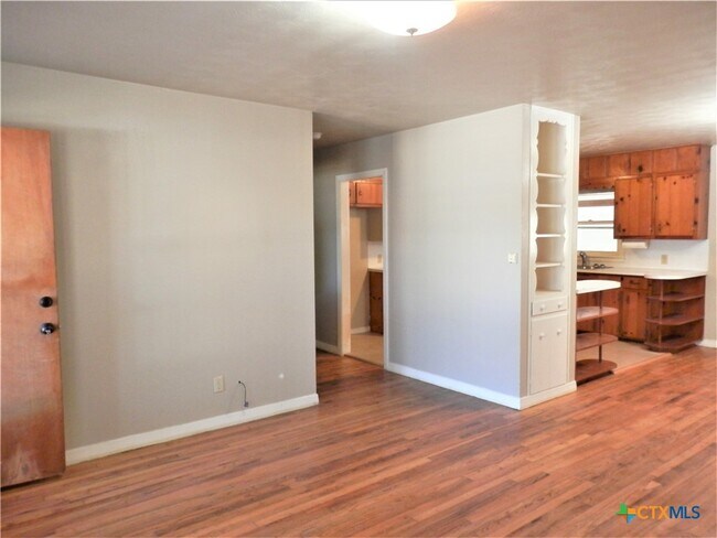 Building Photo - 555 N Union Ave