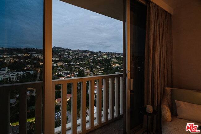 Building Photo - 9255 Doheny Rd