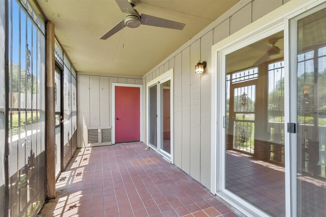 Building Photo - 5005 Georgi Ln