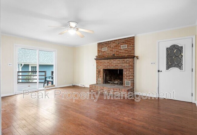 Building Photo - 3212 Vinton St