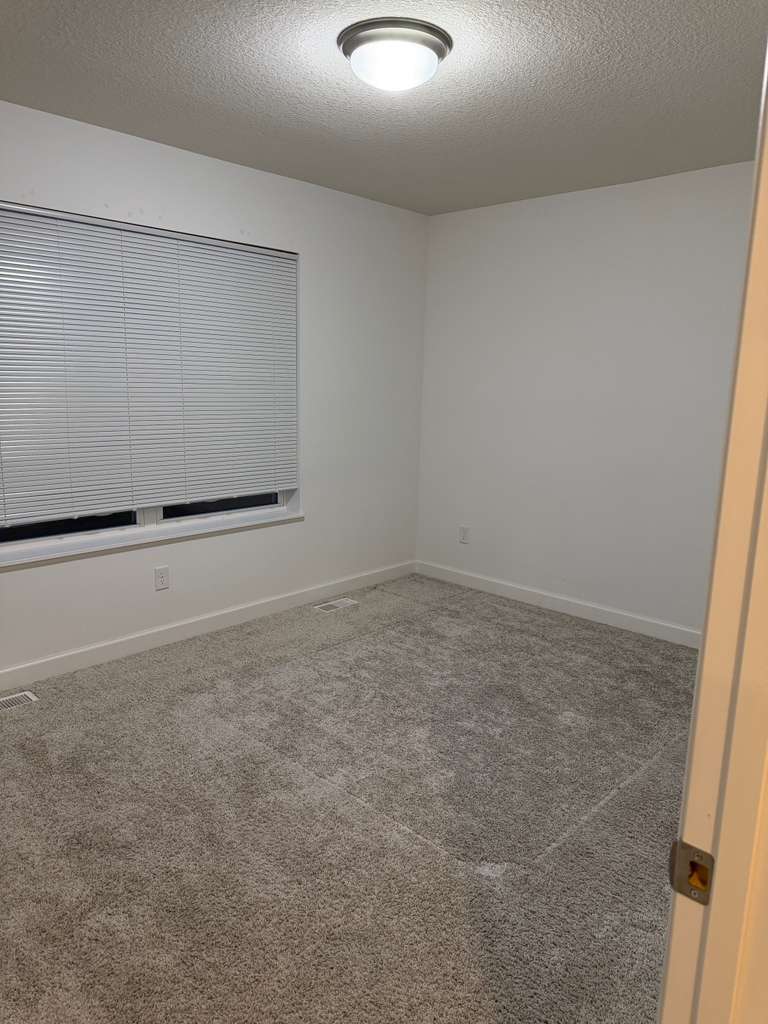 Building Photo - 10604 Heron Ave S