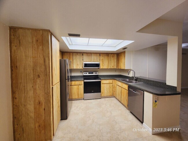 Building Photo - 6108 Whiskey Creek Dr