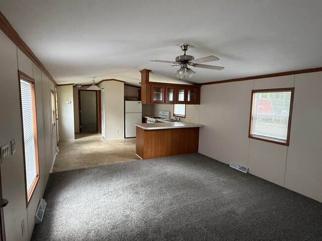 Building Photo - 249 E Birdsall-
