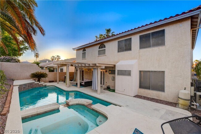 Building Photo - 1721 Sweet Pea Ave