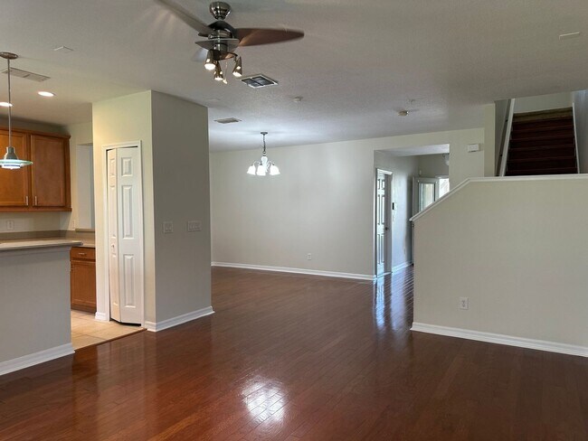Building Photo - Three Bedroom Townhome at Cypress Lakes in Kissimmee