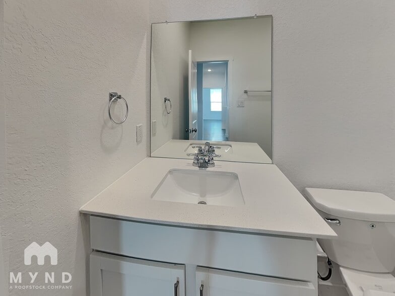 Building Photo - 10554 Ysasmendi Rdg