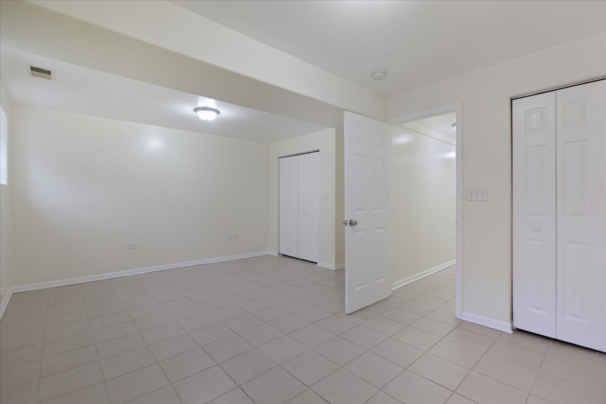 Building Photo - 54 E 50th St