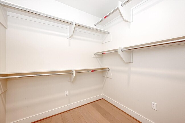 Building Photo - 2047 Westcreek Ln Ln