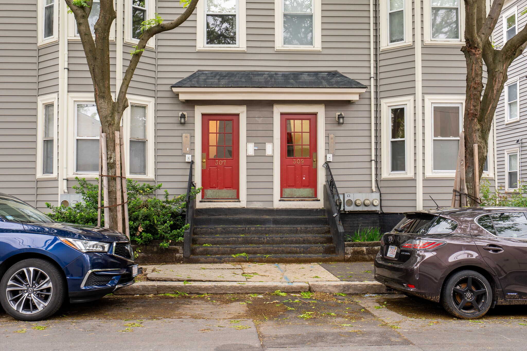 Building Photo - 309 Elm St