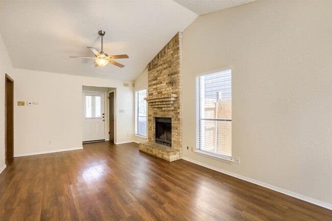 Building Photo - 2504 Howellwood Wy