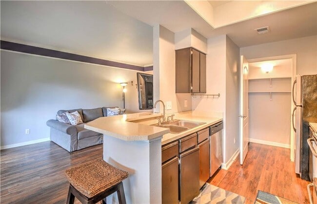 Building Photo - Large 1-Bedroom at the Montevista Condominiums!